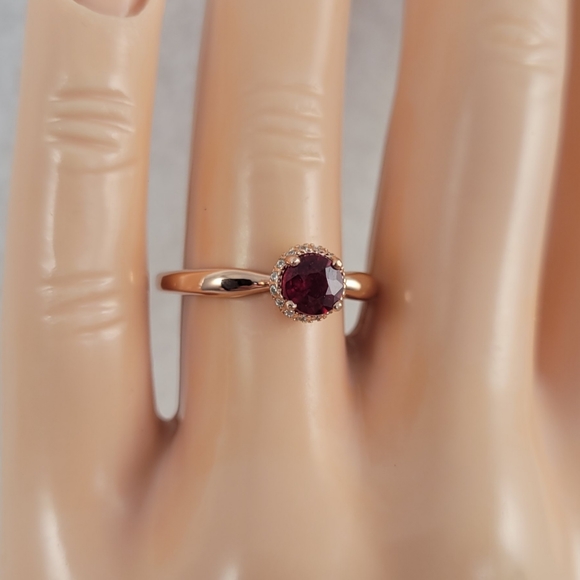 0.65ct Ruby Rose Gold Ring - Picture 11 of 13